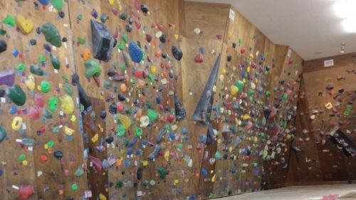 岐阜県のクライミング施設「クライミングジム BUBU 岐阜西店」